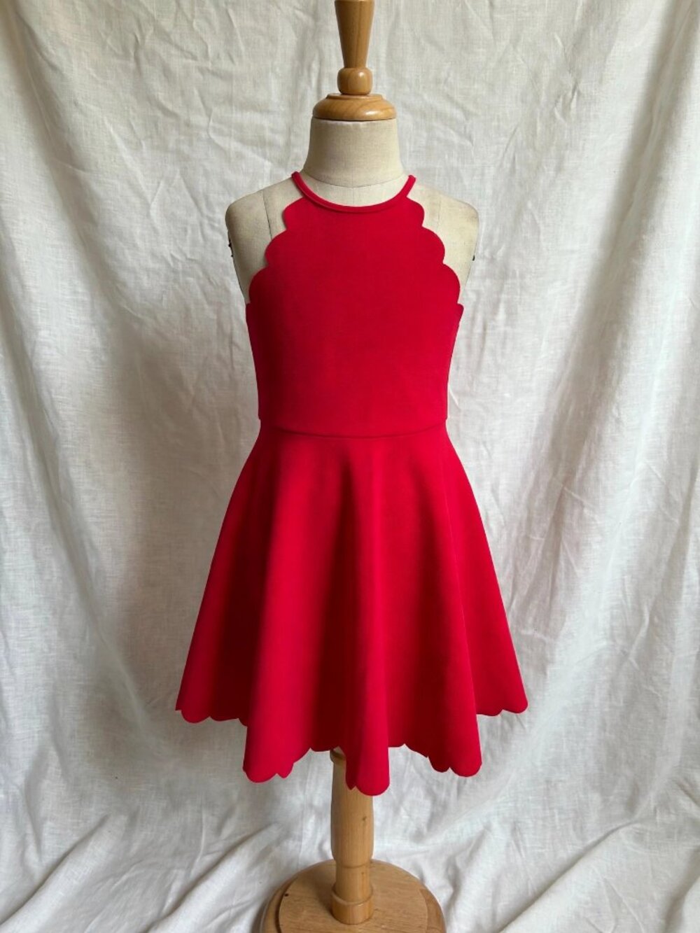 Girls Red Scallop Fit & Flare Dress Size 10Y Halter Neck Sleeveless Party Dress